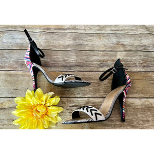 SUPER SWEET HEELS-SIZE 9